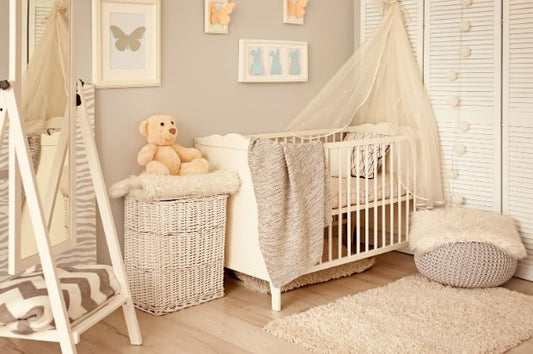 The Smart Way to Soothe Your Baby: How Sound and Light Create Calmer Nights